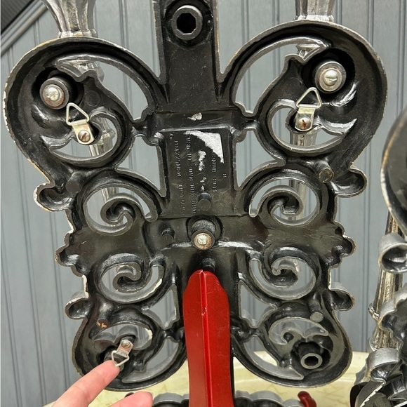 Vintage Sconces MCM Hand-Painted HOMCO Silver Wall Sconces (17.5”x8.5”) - Picture 6 of 10